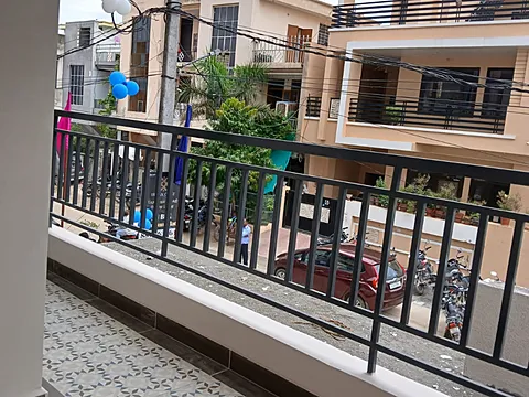 LUXURIOUS & SPACIOUS FLATS