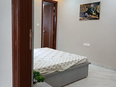 LUXURIOUS & SPACIOUS FLATS