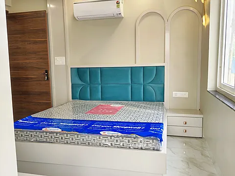 3 & 4 BHK SEMI & FURNISHED FLATS