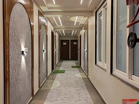 3 BHK SPACIOUS FLAT