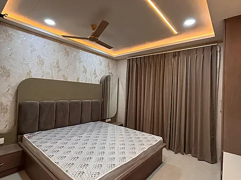 READY TO SHIFT 4 BHK LUXURIOUS FLATS