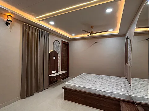 READY TO SHIFT 4 BHK LUXURIOUS FLATS