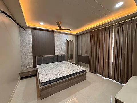READY TO SHIFT 4 BHK LUXURIOUS FLATS