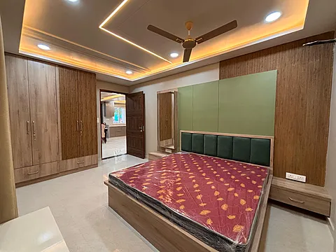 READY TO SHIFT 4 BHK LUXURIOUS FLATS
