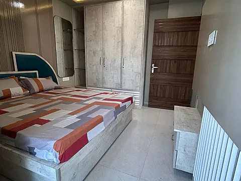 4 BHK LUXURIOUS FLATS