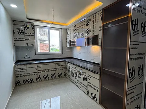 गार्डन-फेसिंग 4 BHK फ्लैट्स