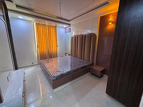 गार्डन-फेसिंग 4 BHK फ्लैट्स