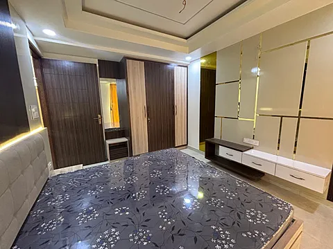 गार्डन-फेसिंग 4 BHK फ्लैट्स
