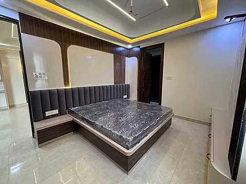 गार्डन-फेसिंग 4 BHK फ्लैट्स