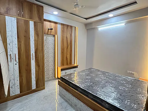 3BHK BIG SIZE FLAT