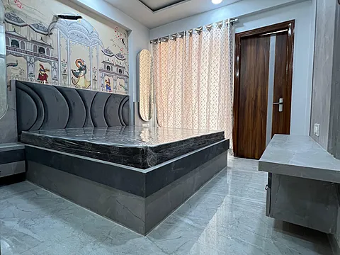 3BHK BIG SIZE FLAT