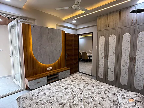 Semi Furnished 2bhk flat