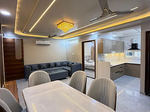 SEMI FURNISHED 3BHK FLAT