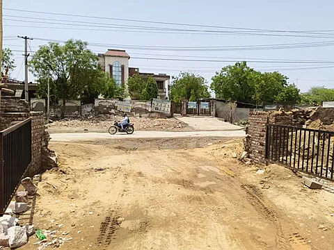 Residential land in Goner