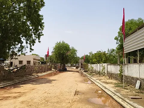 Residential land in Goner