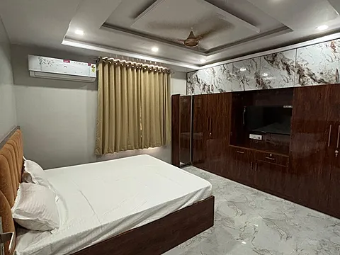 FULLY FURNISHED 3 BHK ULTRA LUXURIOUS APARTMENTS