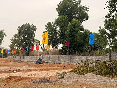 Land in Mukundam