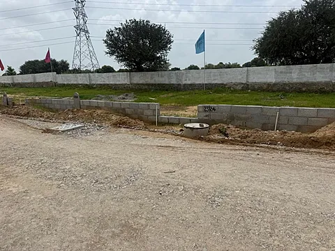 Land in Mukundam