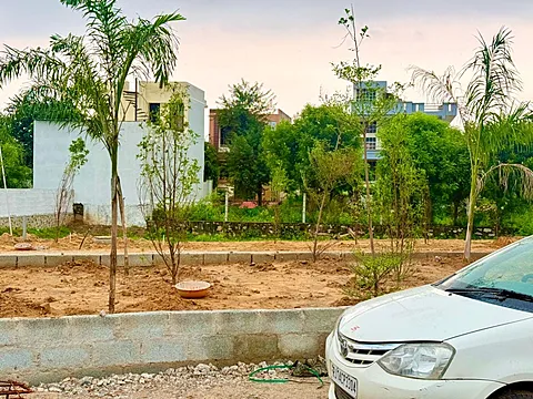 Land in Mukundam