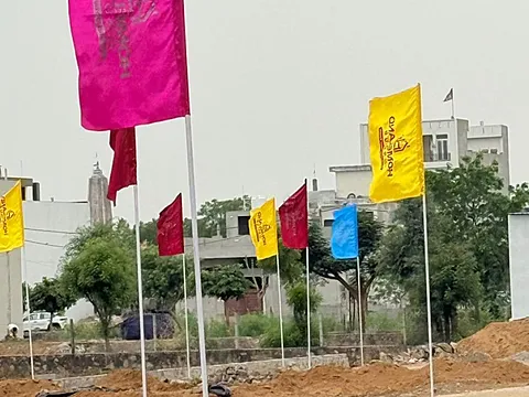 Land in Mukundam