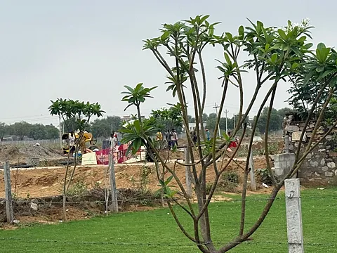 Plot in Ajmer Road
