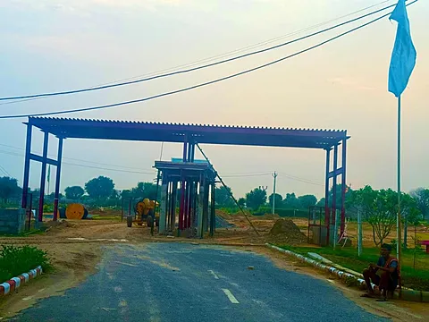 Plot in Ajmer Road