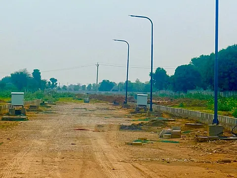 Plot in Ajmer Road