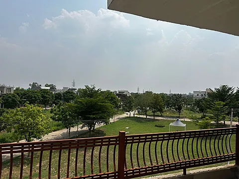 4 BHK + Puja Room