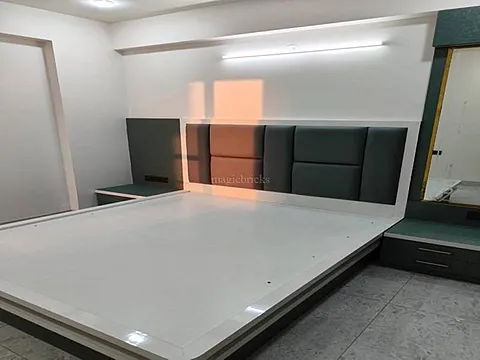 3 BHK Flat + Servant Room