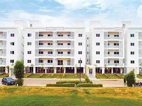 Independent Floor 3 BHK With Servant Room