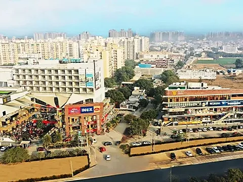 Luxury Hotel in Prime Location