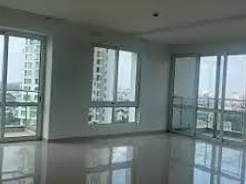 Ready-to-Move Shop for Sale in Market Area