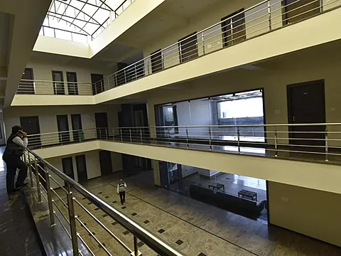 🏨 Luxury Hotel for Sale in Prime Location