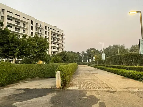 3 BHK Apartment + Servant Room