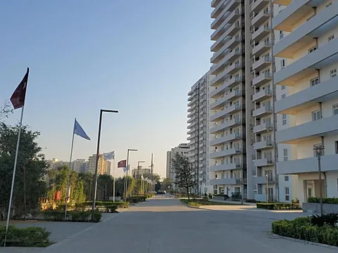 4 BHK Apartment + Servant Room