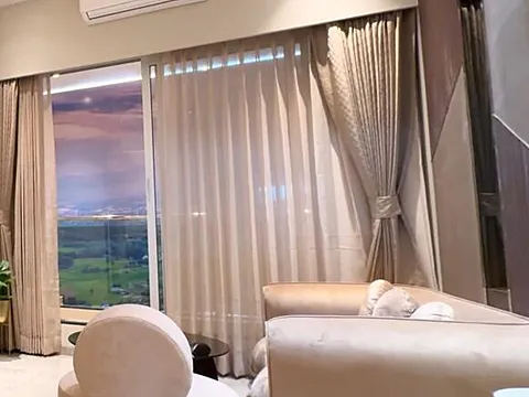 Queen's Necklace 1BHK Apartmentb