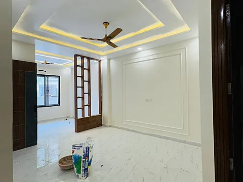Outside S tairs 6 BHK With 2 Kitchen Beautiful Kothi