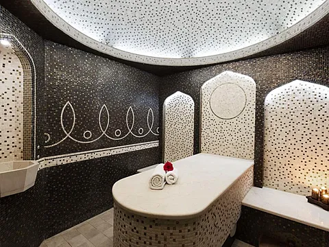 Modern 3 BHK Flat with Excellent Connectivity