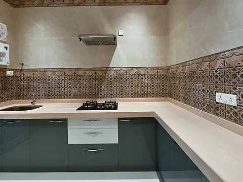 Modern 3 BHK Flat with Excellent Connectivity