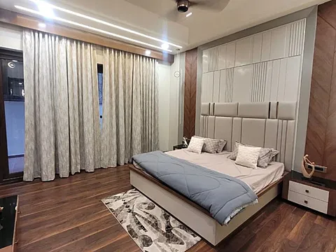 Modern 4 BHK Flat with Excellent Connectivity