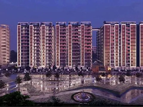 Modern 4 BHK Flat with Excellent Connectivity ( B Block )