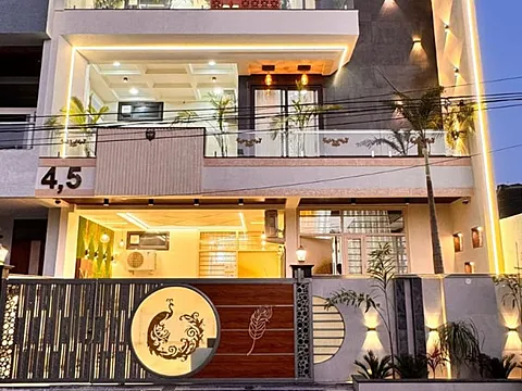 Luxurious 4 BHK Kothi With Lift