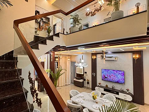 Luxurious 4 BHK Kothi With Lift