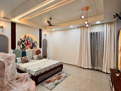 Luxurious 4 BHK Kothi With Lift