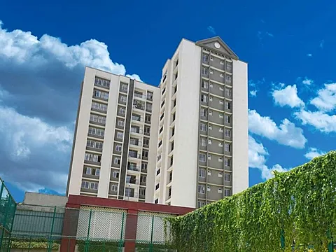 Modern 2 BHK Flat with Excellent Connectivity