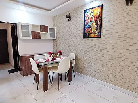 Modern 2 BHK Flat with Excellent Connectivity