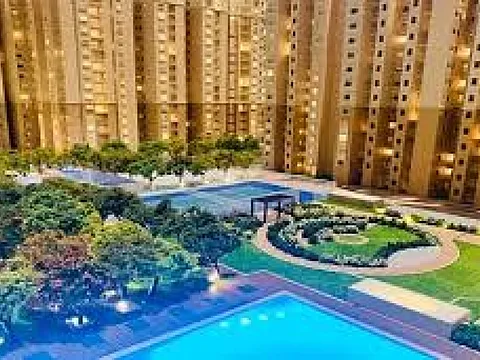 Modern 3 BHK Flat with Excellent Connectivity