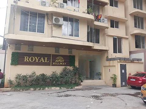 Modern 2 BHK Flat with Excellent Connectivity