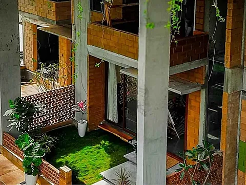 Spacious 4 BHK Luxury Apartment