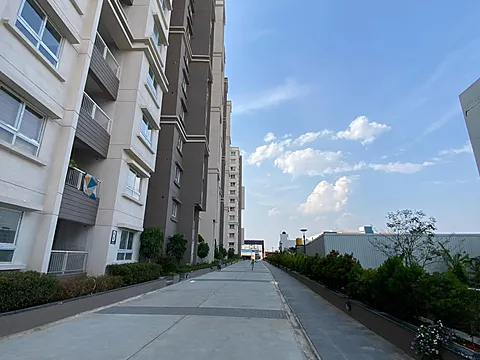 Move Into Class – Ready Luxury Apartments with Premium Amenities